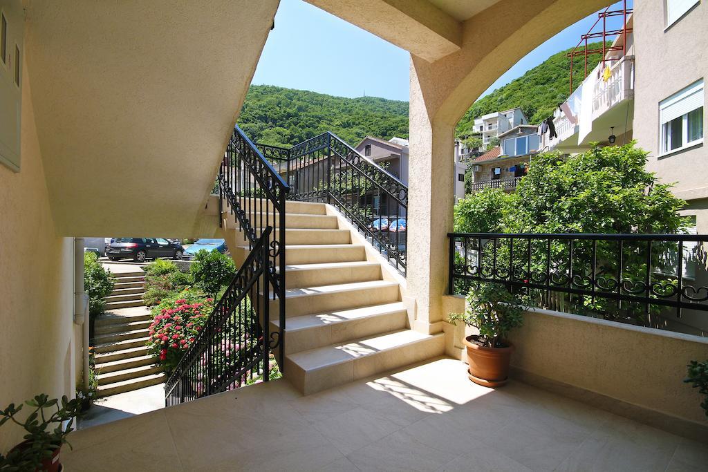 Apartments Raicevic บุดวา ภายนอก รูปภาพ